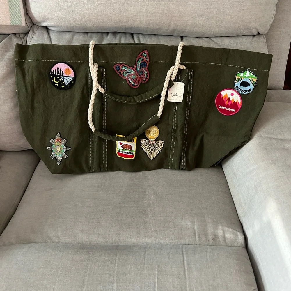 Free People Been There Badge Tote Bag in Sea Serpent NWT - Picture 2 of 7